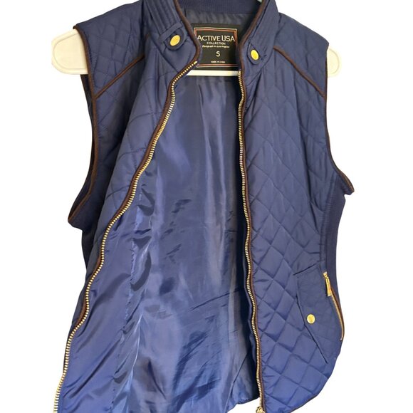 Active USA Womens Quilted Navy Vest Size S W/ Gold Zipper & Snap Details Sharp - Picture 3 of 9